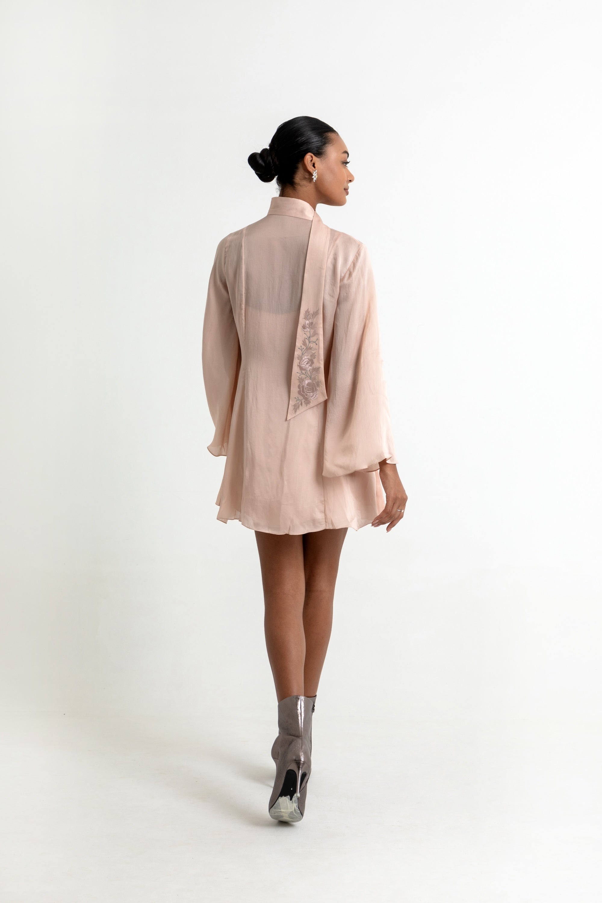 Aubrielle Dress in Peach Dust